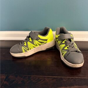 Pop by Heelys Yth Size 5 Stylish Gray and Yellow Kids Sneakers